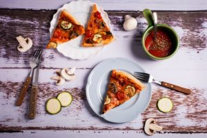 fotografie culinara, food photography, food styling, food stylist, foto pizza cu ciuperci si zucchini